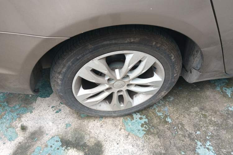 Used Geely Auto Emgrand 2015 Sedan 1.5L Manual - Top Trim Level
