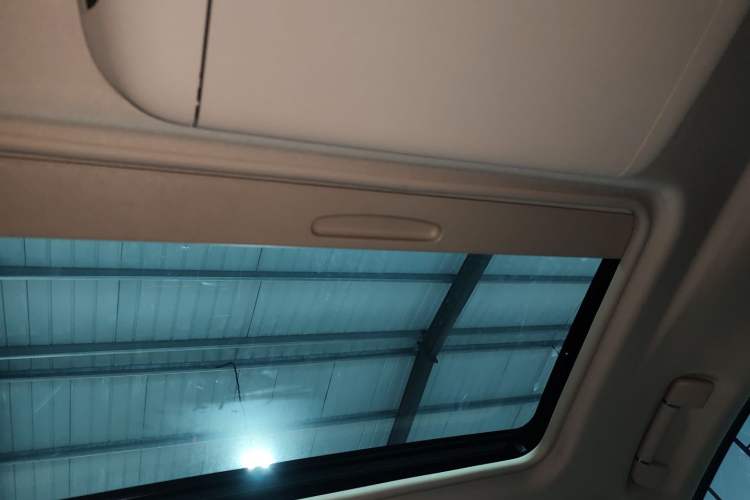 Used Buick GL8 New Energy 2025 Lu Shang Luxury Edition 7-Seater
