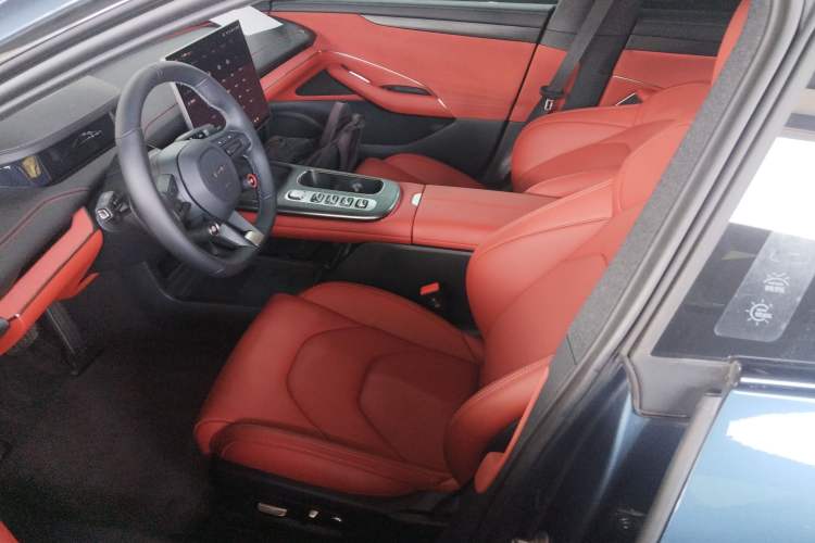 Used  SU7 2024 Rear-Drive Ultra-Long Range Advanced Pro-Level Intelligent Driving Version
