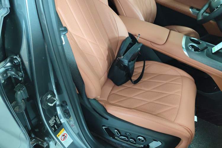 Used Changan CS75 PLUS 2025 4th Generation 1.5T New Blue Whale Smart Luxury Edition
