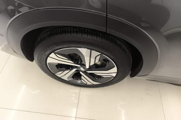 Used  E5 2024 530km Starship Edition
