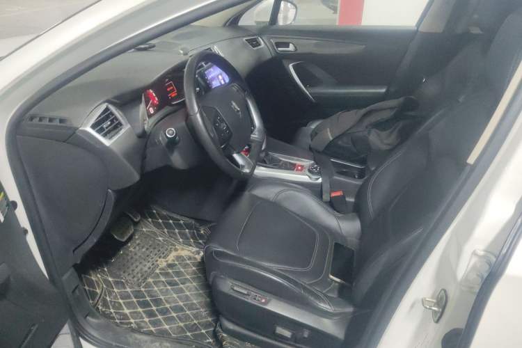 Used  6 2014 1.6T Luxury Edition THP200