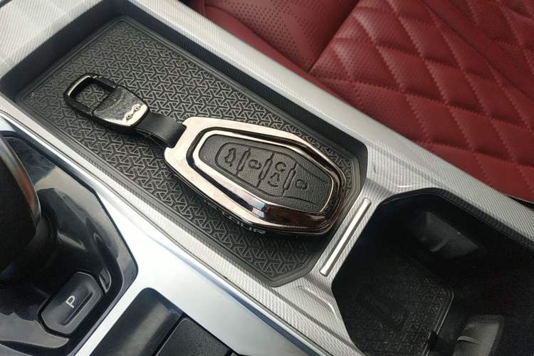 Used JETOUR X70 PLUS 2023 1.5T DCT Brave PLUS 5-Seater
