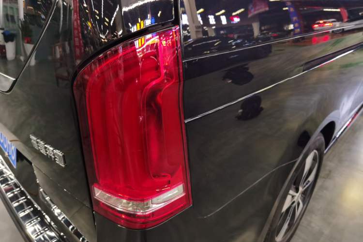 Used Mercedes-Benz V-Class 2020 V 260 L Long-wheelbase Luxury Edition