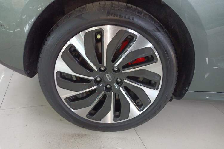 Used Hima AITO M5 2022 Extended-Range Four-Wheel Drive Performance Version
