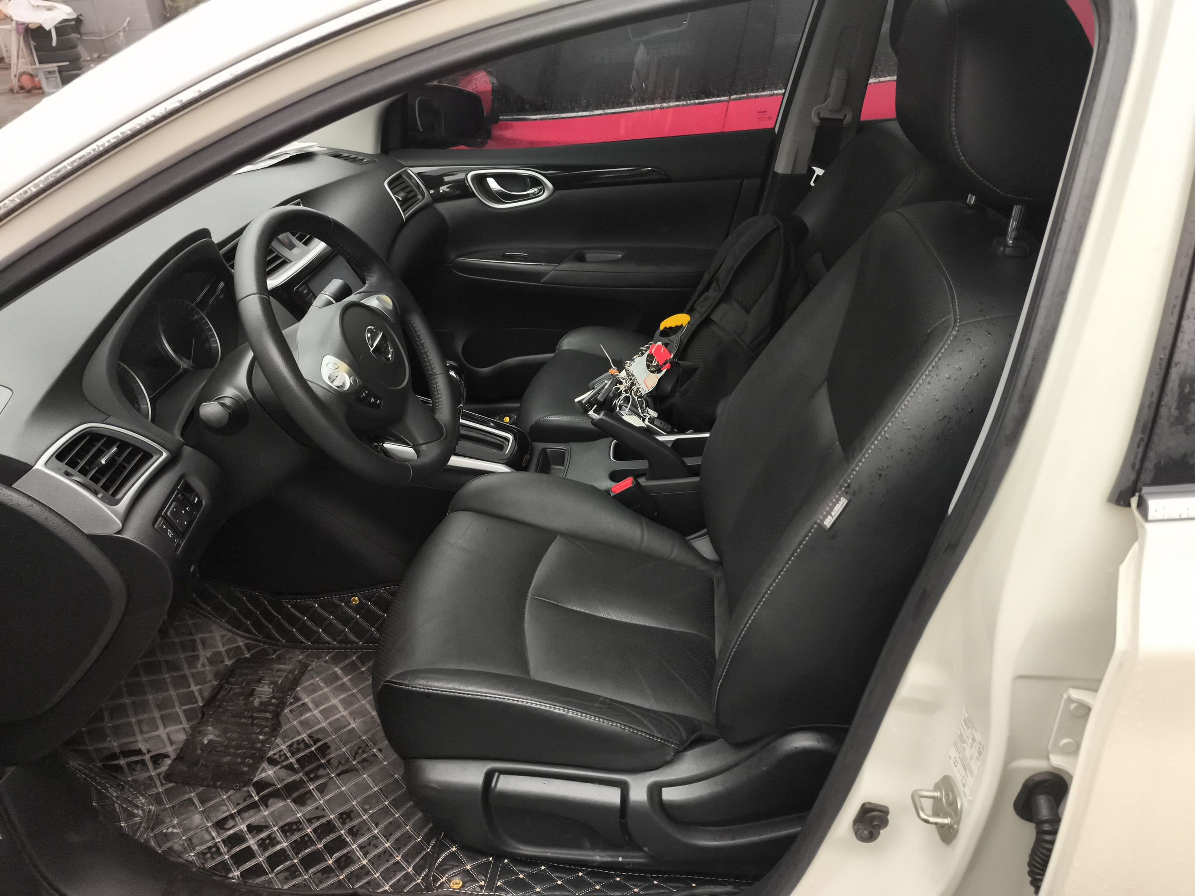 Переднее сиденье в автомобиле