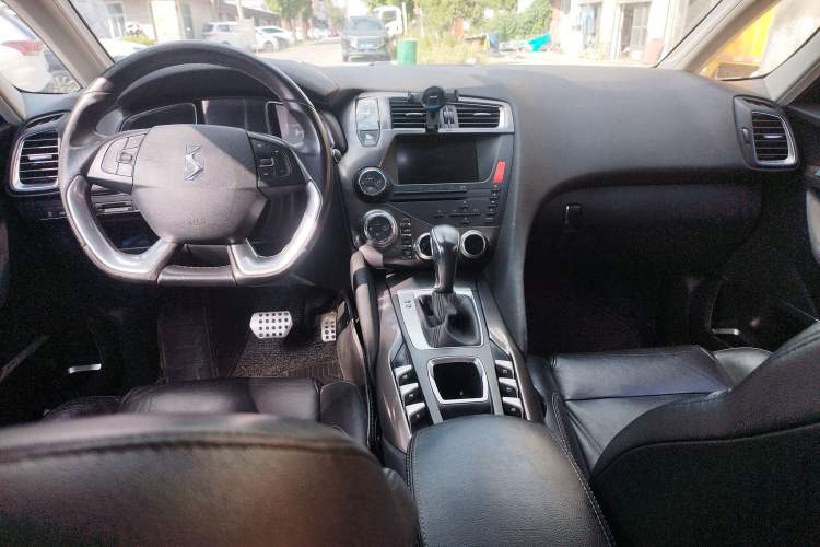 Used  5 2014 1.6T Luxury Edition THP200