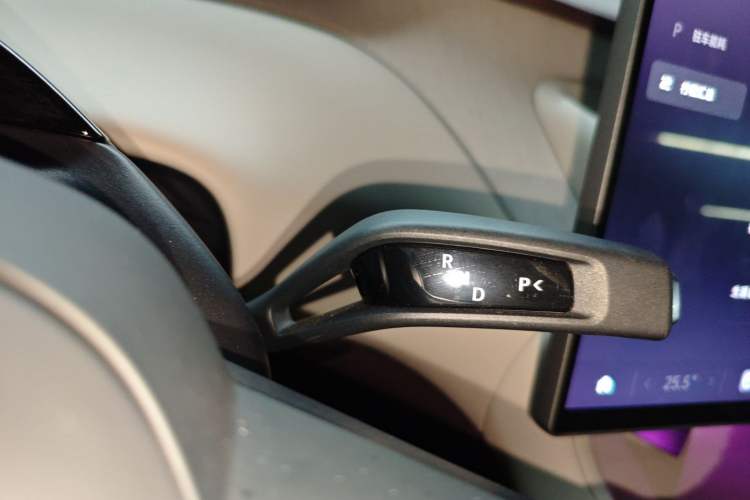 Used  YU7 2025 Ultra-Long Range High-Performance All-Wheel-Drive Max Edition
