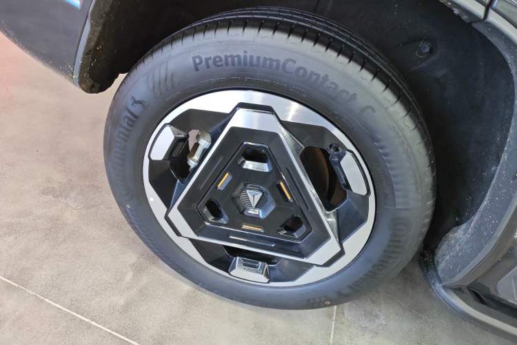 Used  G318 2025 Worry-Free Adventure Edition Four-Wheel Drive Secret Realm Version