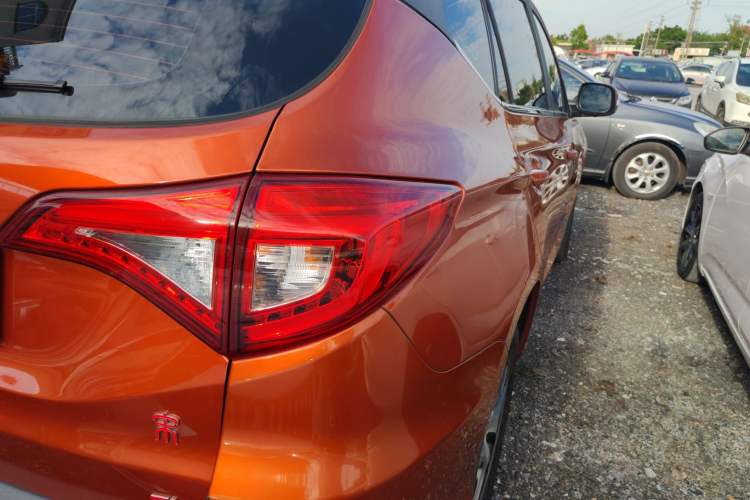 Used BYD Song 2016 GaiShi Edition 1.5TI Manual Elite Model
