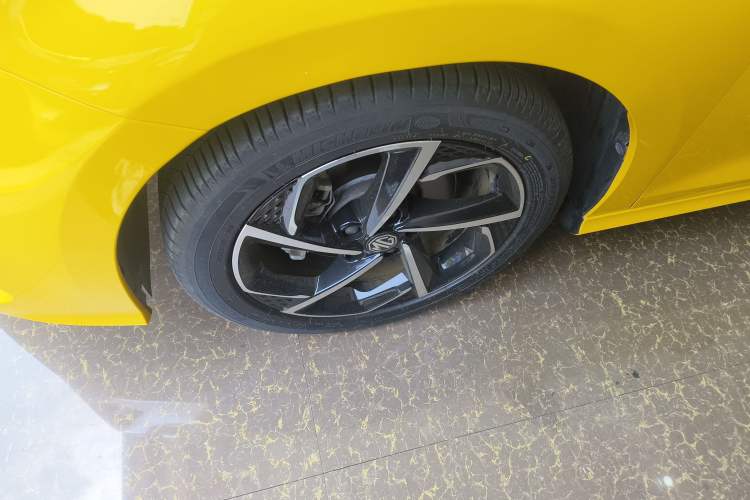 Used MG 5 2021 Revised 300TGI DCT Qingshè Luxurious Enjoyment Edition
