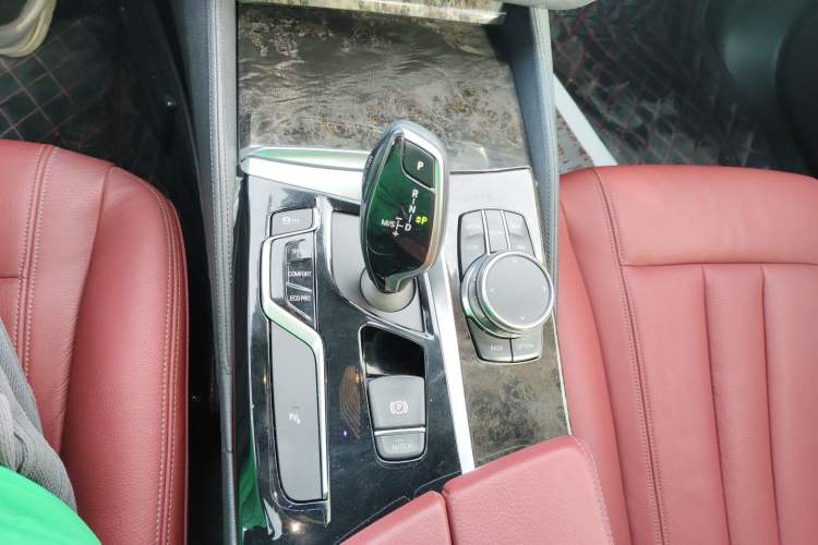 Used BMW 5 Series 2018 Restyled 530Li Leading Edition M Sport Package
