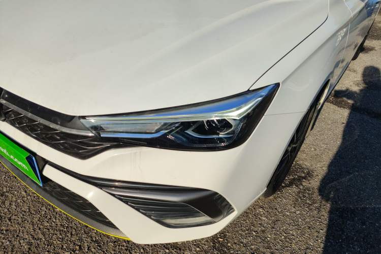 Used Roewe i5 2021 Revised Version 1.5L CVT Diamond Edition
