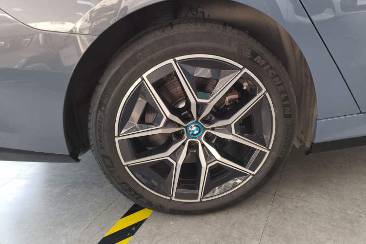 Used BMW i5 2024 eDrive 35L M Sport Package
