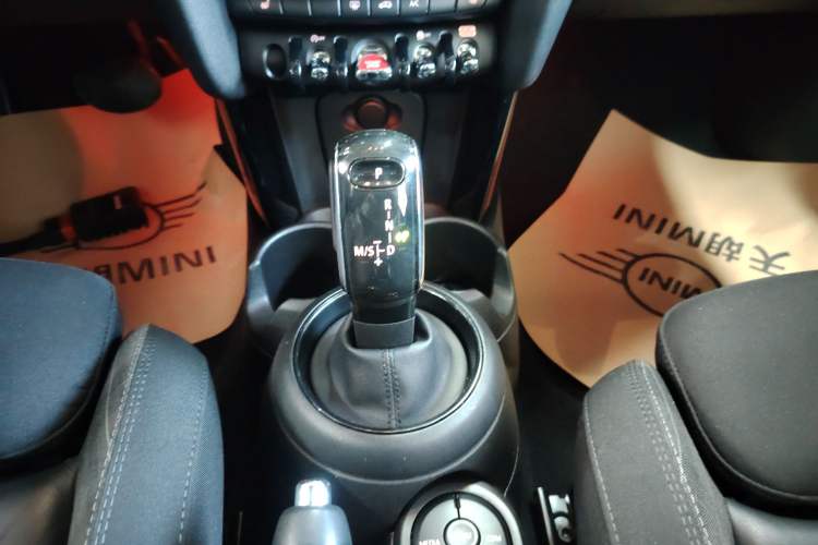 Used  MINI 2019 1.5T COOPER Classic Edition Five-Door Version