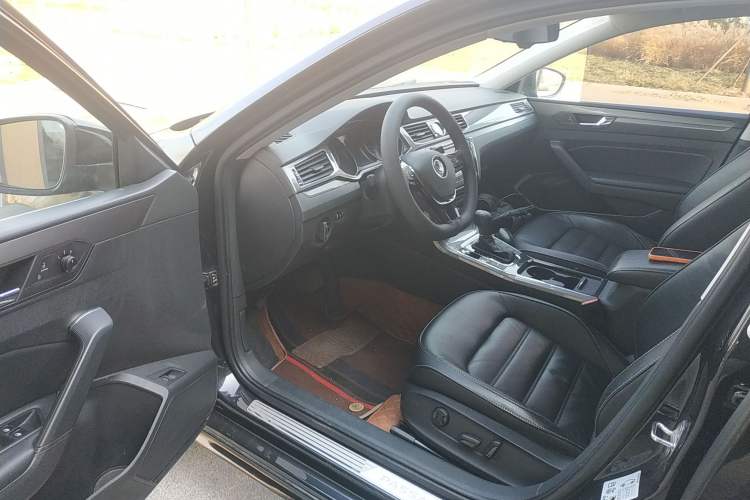 Used Volkswagen Passat 2017 330TSI DSG Luxury Edition
