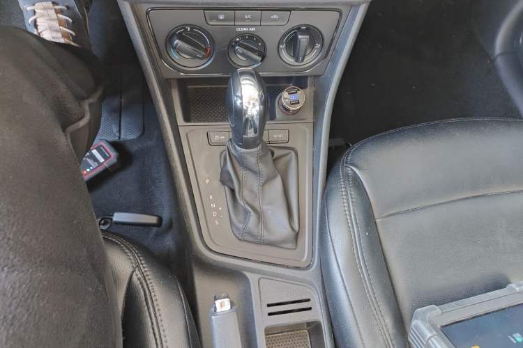 Used Volkswagen Lavida 2017 1.6L Automatic Fashion Edition
