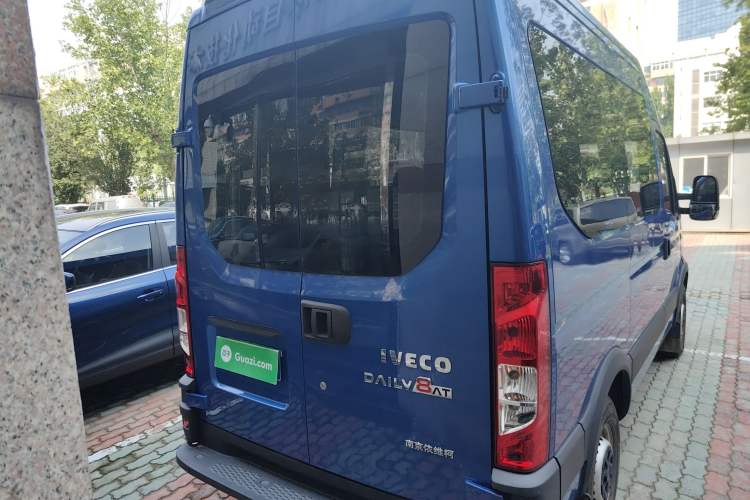 Used Iveco Eurocargo 2020 3.0T Automatic Chao Rui Short Wheelbase High-Roof F1C
