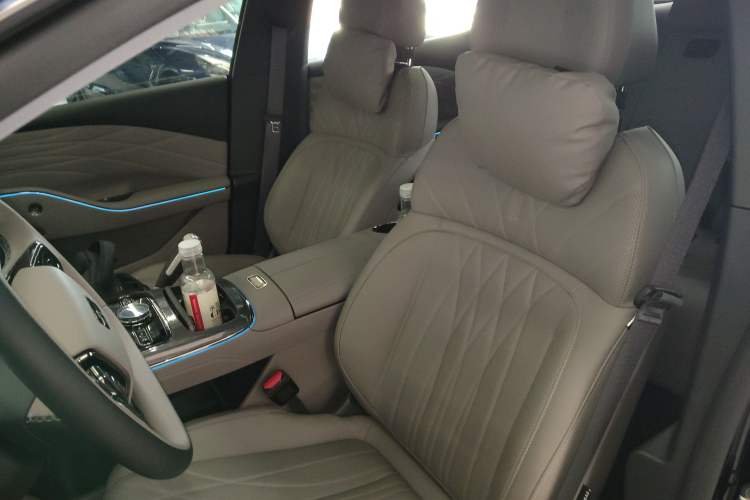 Used Geely Galaxy Galaxy 8 2025 130km EM-i Deluxe Edition
