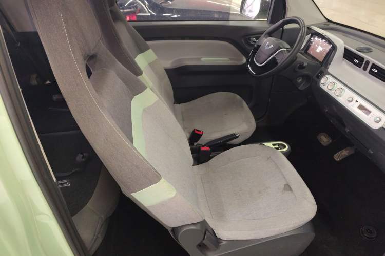 Used Wuling Hongguang MINIEV 2021 Macaron Premium Model – Lithium Iron Phosphate
