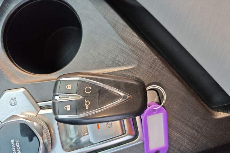 Used Changan UNI-V 2022 1.5T Prestige Version
