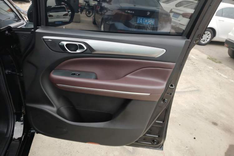 Used GAC Trumpchi M6 2023 PRO 270T DCT Luxury Edition
