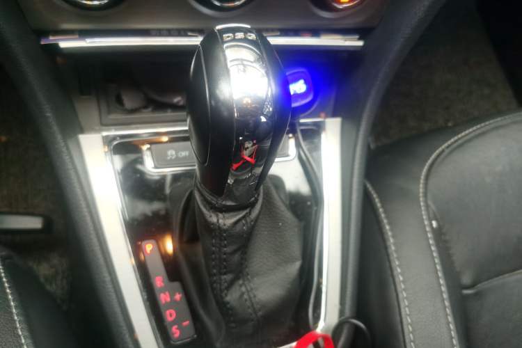 Used Volkswagen Lavida 2014 1.4TSI DSG 30th Anniversary Edition