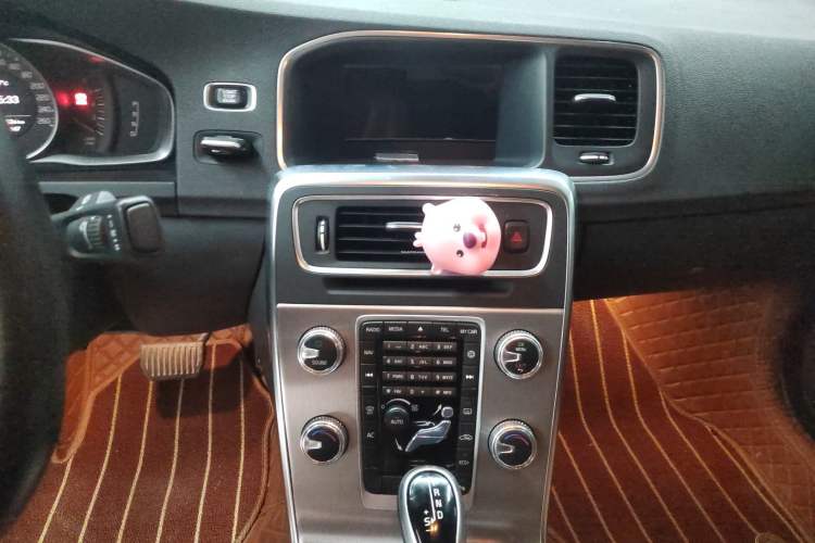 Used Volvo S60 2017 S60L T3 Smart Upgrade Edition
