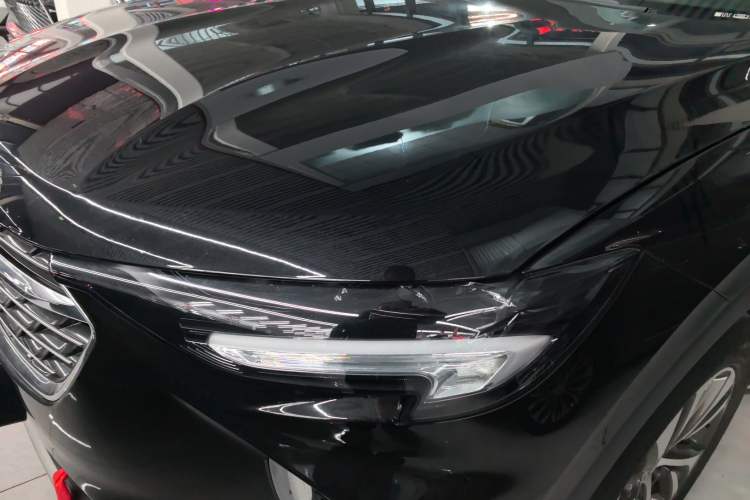 Used Buick Envision 2020 Encore S 652T Two-Wheel Drive Luxury Model
