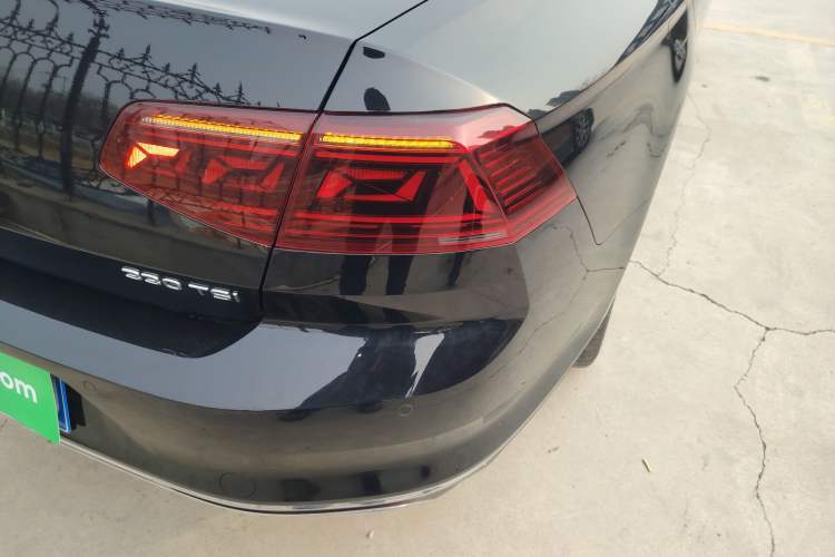 Used Volkswagen Magotan 2025 Zhongxiang Model 280TSI DSG Luxury Version
