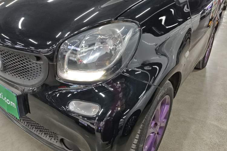 Used  fortwo 2015 1.0L 52 kW hardtop Dynamic version
