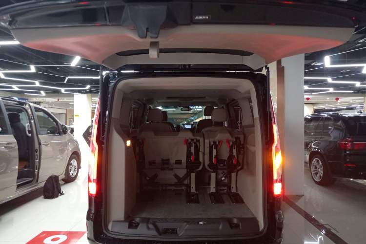 Used Ford Tourneo Custom 2020 2.0T Automatic Elite Edition China VI Standard
