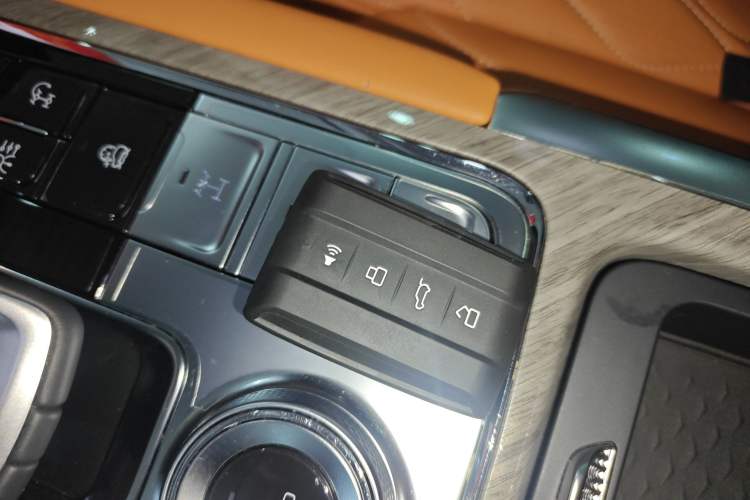 Used Tank 500 New Energy 2023 Hi4-T
