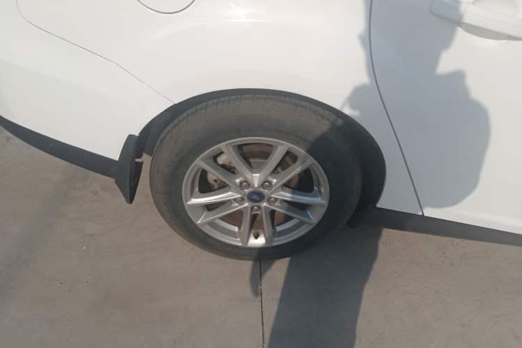 Used Ford Focus 2017 Sedan 1.6L Automatic Fashion Edition Smart Drive Version
