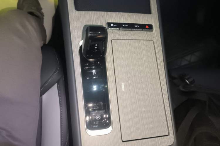 Used Geely Auto FX11 2024 1.5TD DCT Prestige Edition