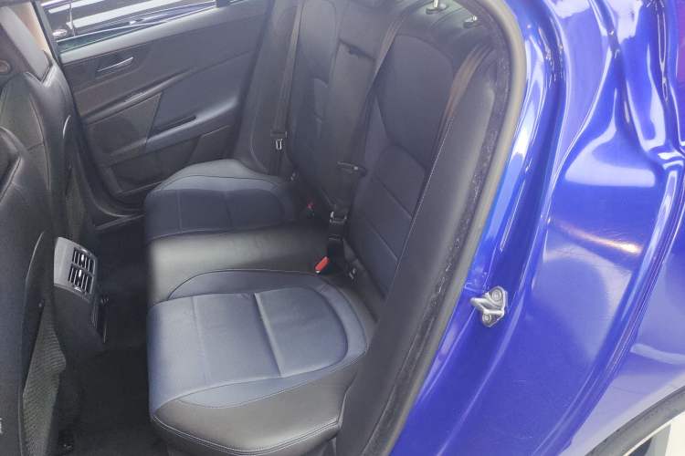 Used Jaguar XE 2018 2.0T 250 PS Two-Wheel-Drive R-Sport Sport Edition
