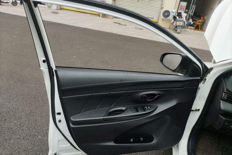 Used Toyota YARiS L 2020 1.5L CVT Leading Edition
