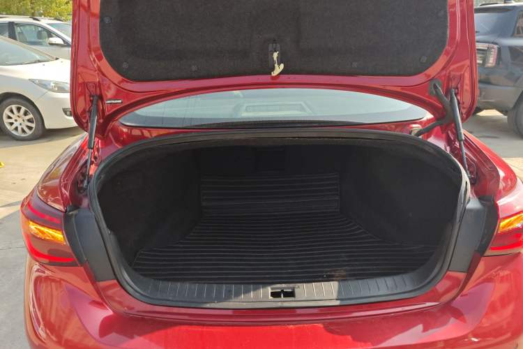 Used Infiniti Q50L 2018 2.0T Comfort Edition China V Standard
