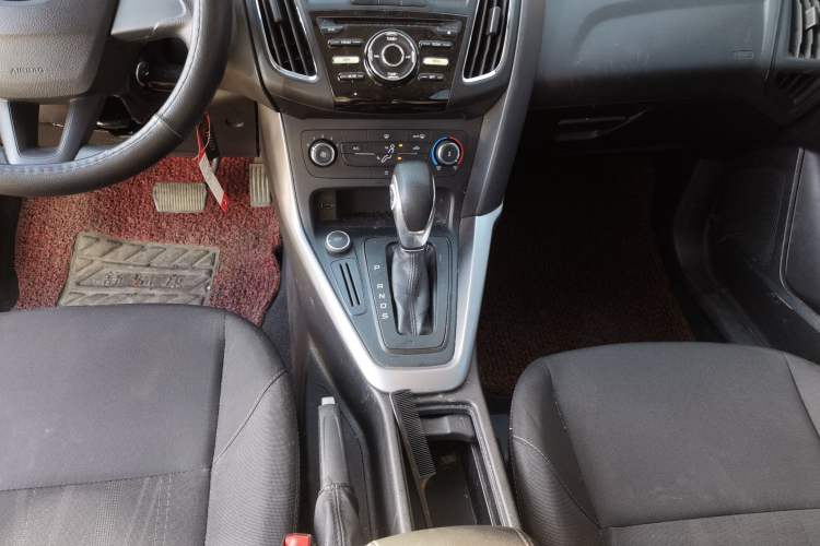 Used Ford Focus 2015 Hatchback 1.6L Automatic Comfort Model
