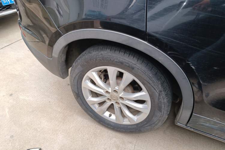 Used Dongfeng Aeolus AX7 2015 2.0L Manual Zhiyi Trim