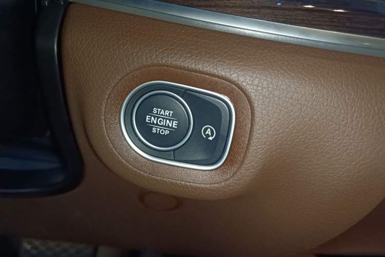 Used Mercedes-Benz GLE 2025 GLE 350 4MATIC Stylish Model
