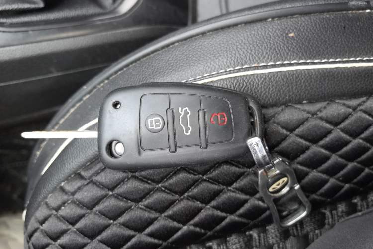 Used Baojun 310 2016 1.2L manual Comfort trim level
