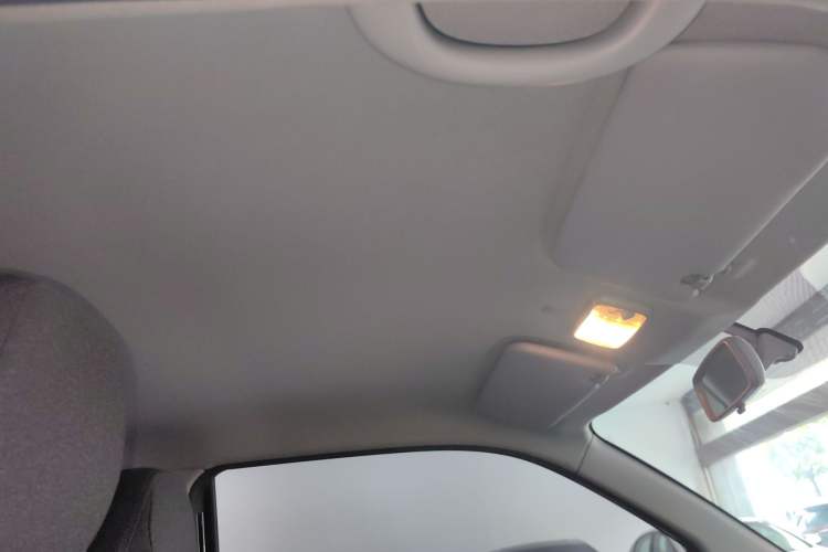 Used Chery QQ Ice Cream 2022 170km Sundae Phosphate Lithium-Ion