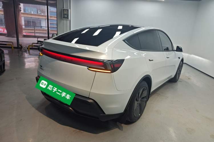 Used Tesla Model Y 2025 Rear-Wheel-Drive Version