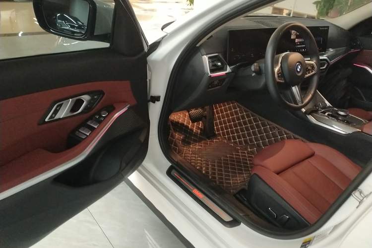 Used BMW i3 2022 eDrive 35 L
