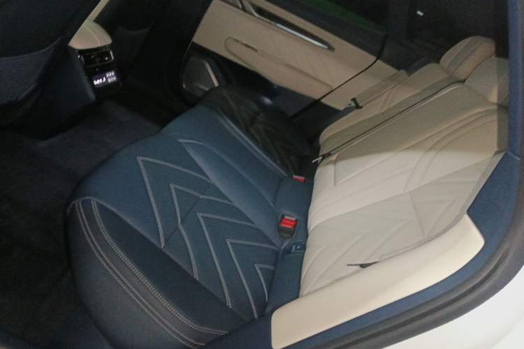 Used Zeekr 001 2022 Ultra-Long Range Dual-Motor YOU Version
