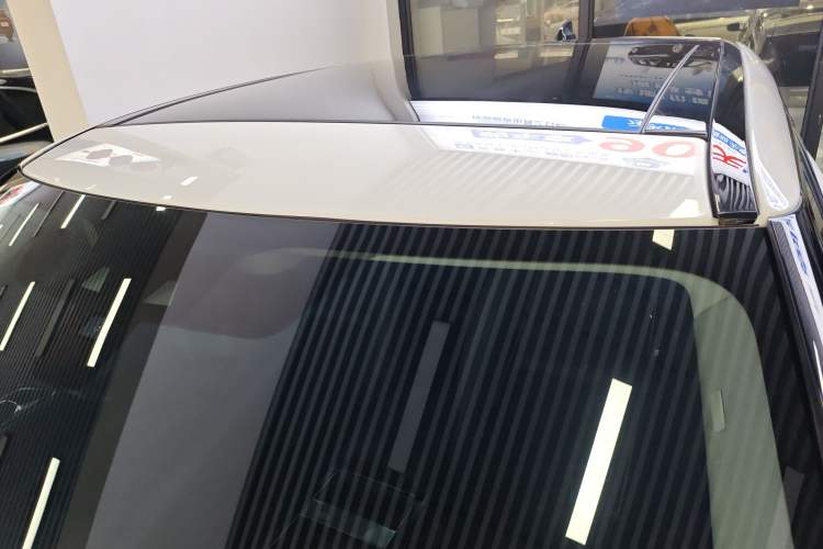 Used Land Rover Range Rover Velar 2019 250 PS