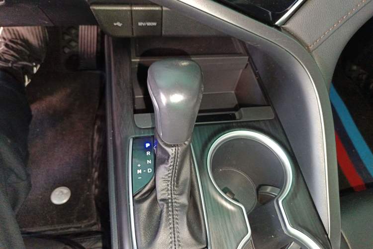 Used Toyota Camry 2021 2.0G Luxury Edition
