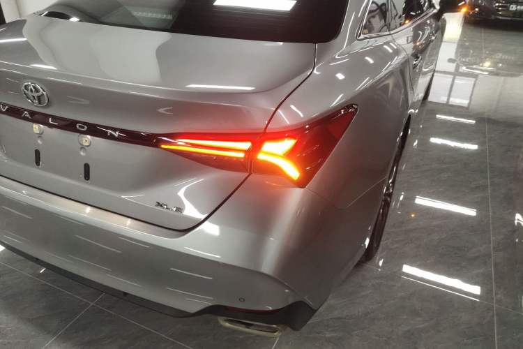 Used Toyota Avalon 2019 2.0L XLE Premium Edition China VI
