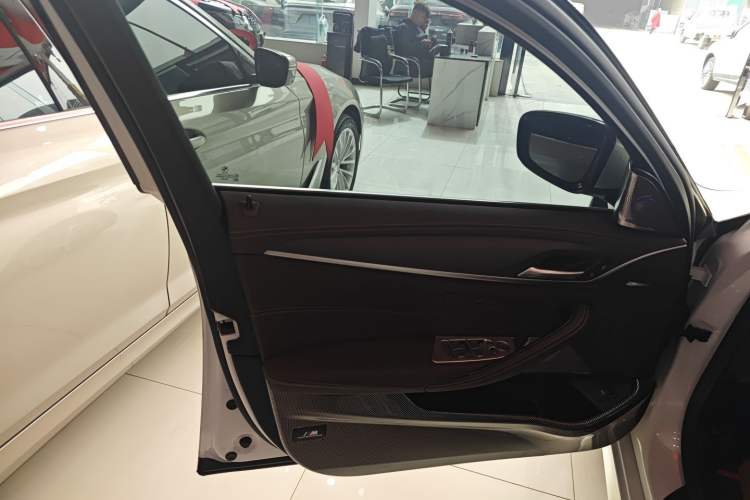 Used BMW 5 Series 2022 Second Facelift 530Li Leading Edition M Sport Package
